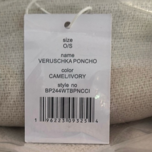 Walter Baker Verushka Poncho Camel Ivory Women Cozy Boho Fringe Wrap - Picture 4 of 4